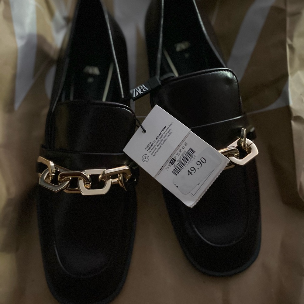 Low heel chain loafers